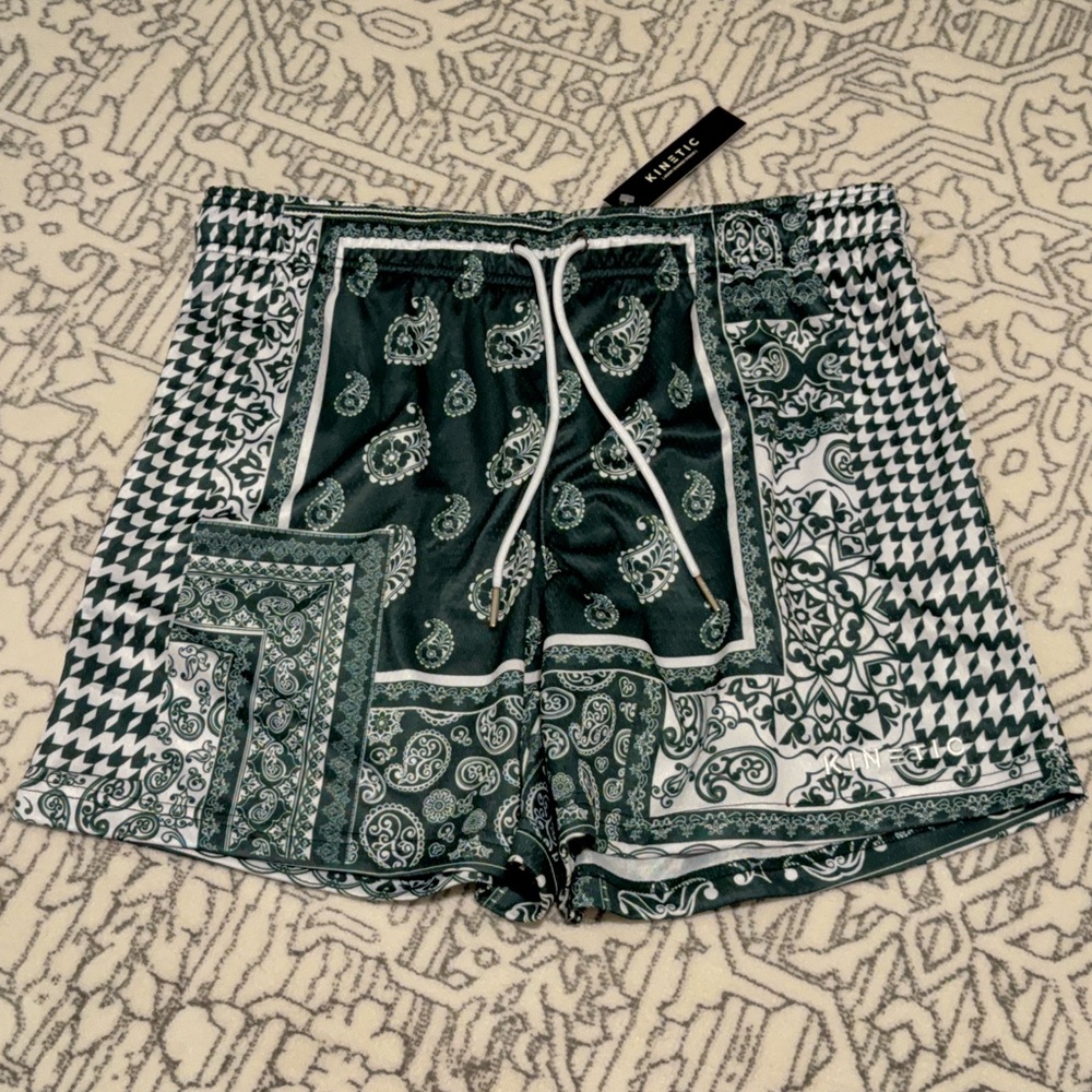 Green Paisley Men’s Kinetic Kings Shorts